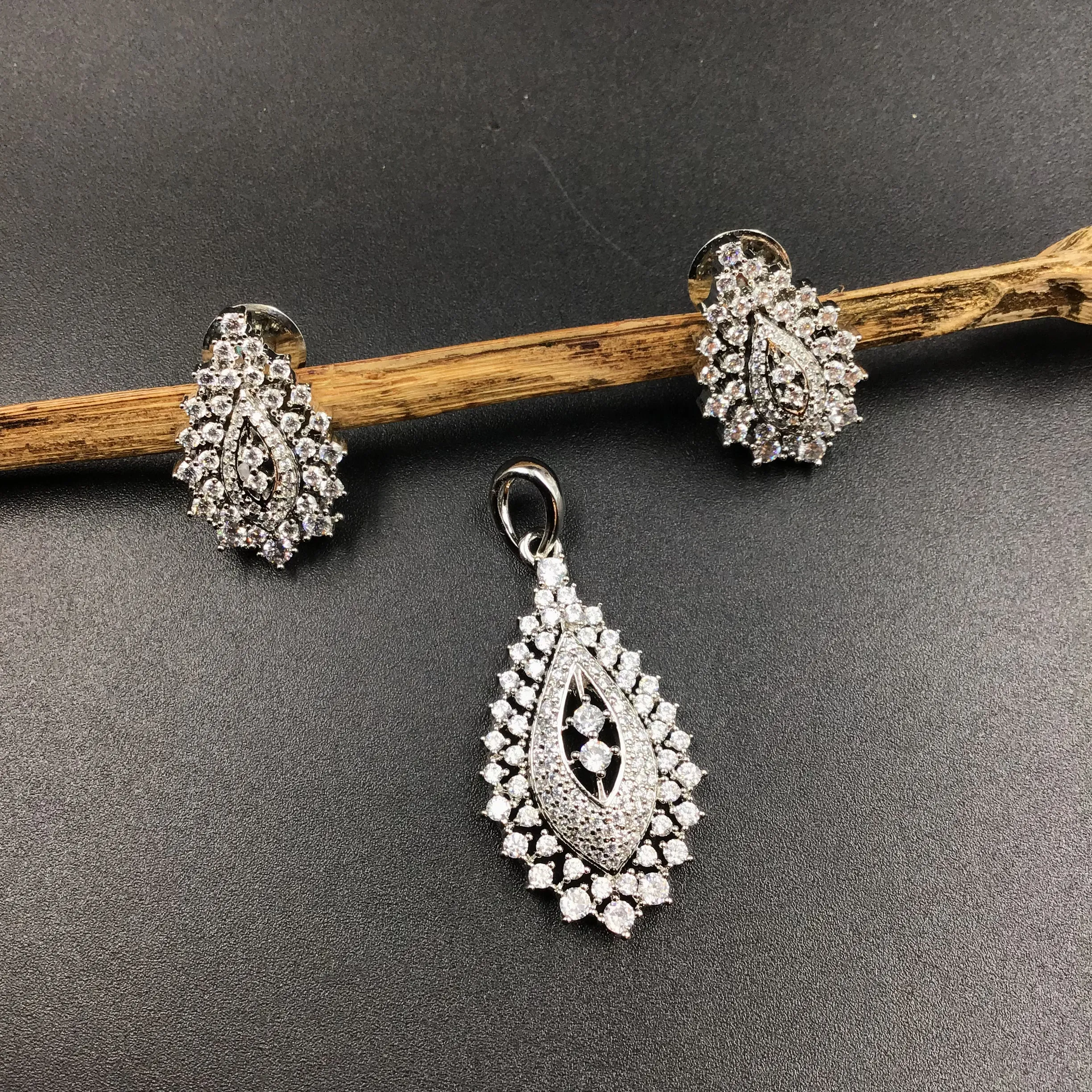 Light Zircon/AD Pendant Set 6182-08